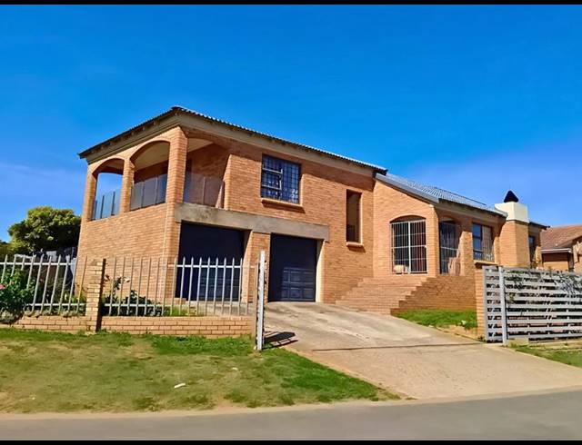 4 BEDROOM HOUSE FOR SALE IN MOSSEL BAY EXT 26